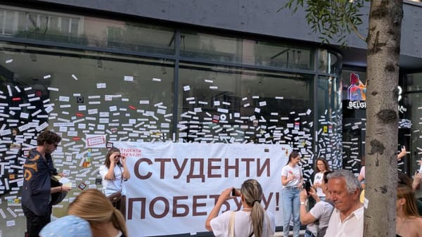 Veliki protest na Slaviji kroz objektiv Pokretača